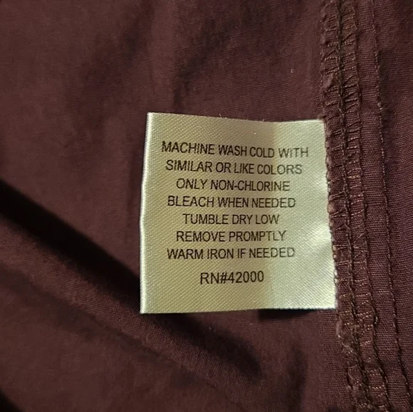 Disney Winnie The Pooh Embroidered Christmas Button Down Maroon Blouse size XL - Picture 8 of 9